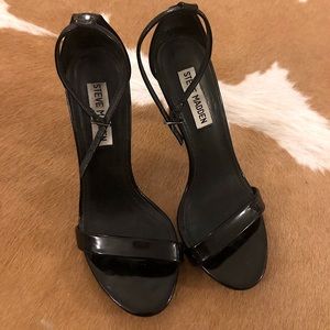 🔘 Steve Madden timeless ankle strap sandals